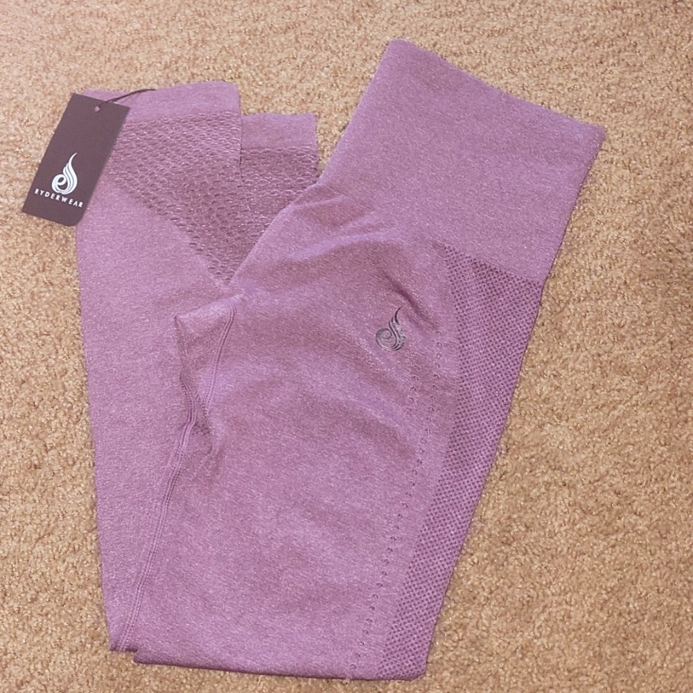 NWT RYDERWEAR SEAMLESS leggings